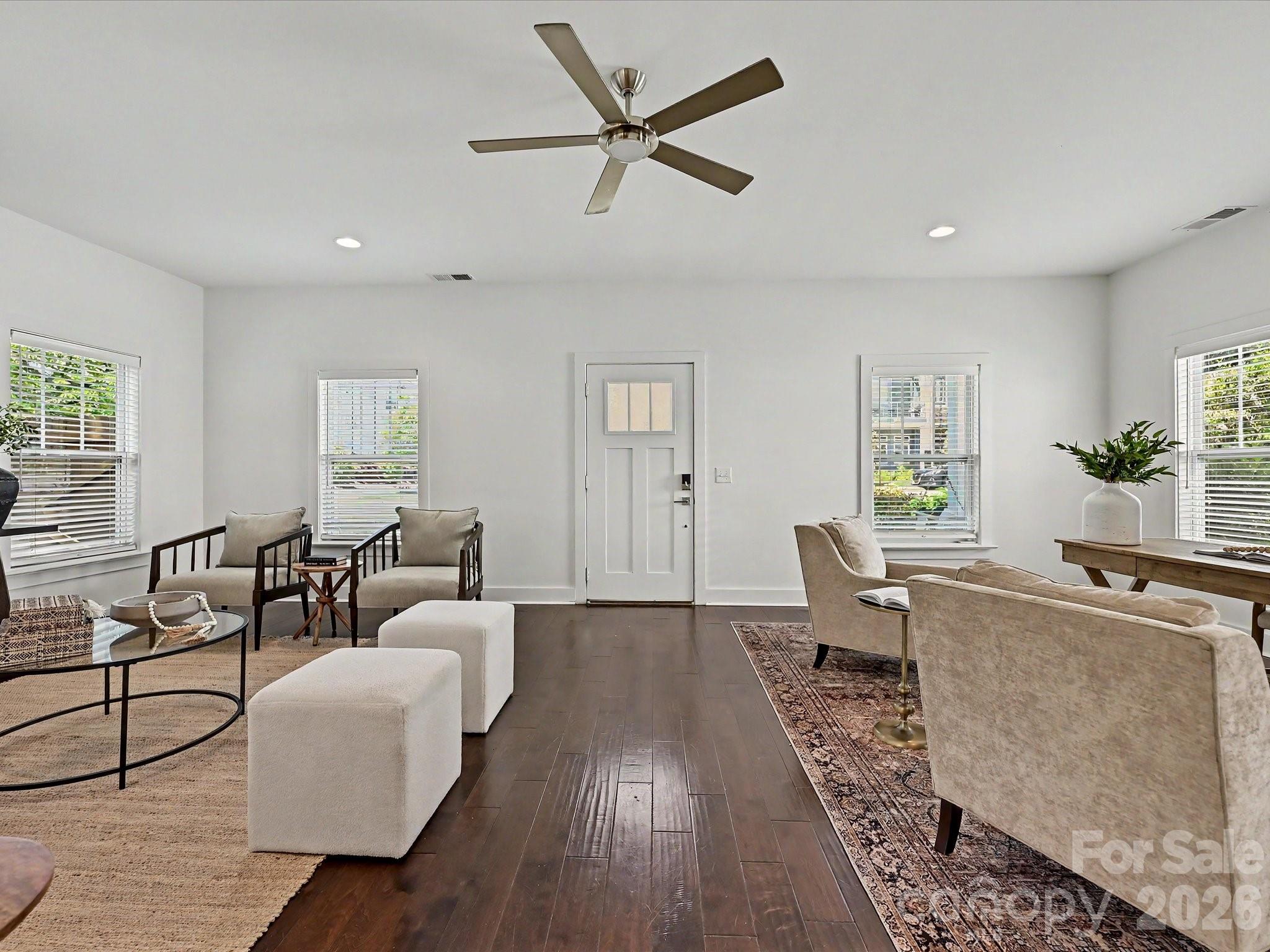 1216 Lomax Avenue