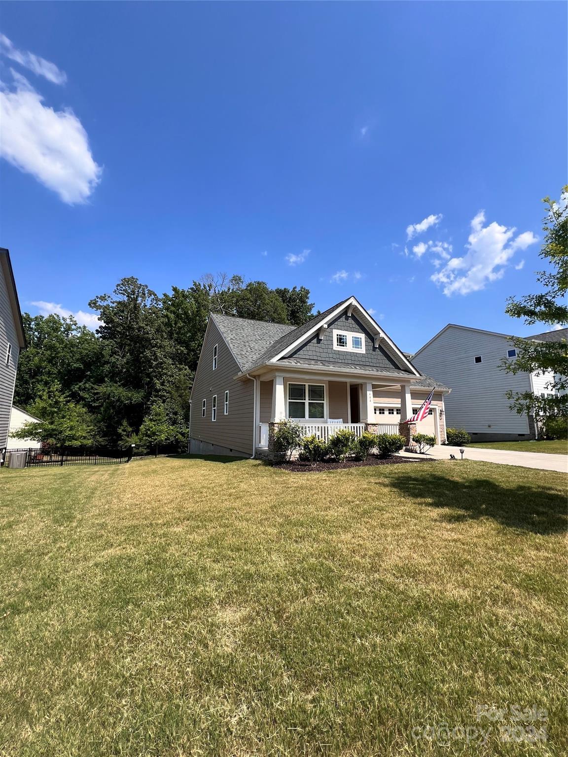 Lake Crest - Residential