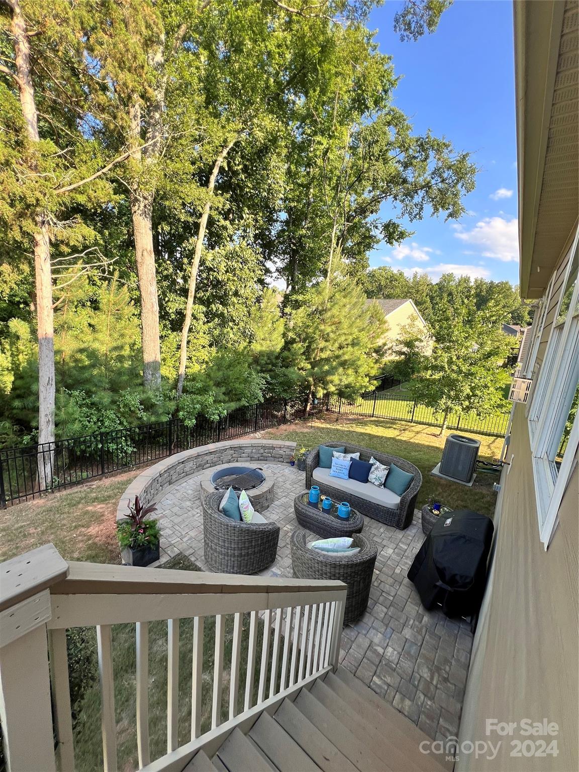 Lake Crest - Residential