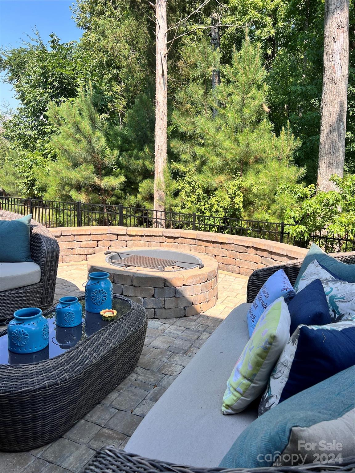 Lake Crest - Residential