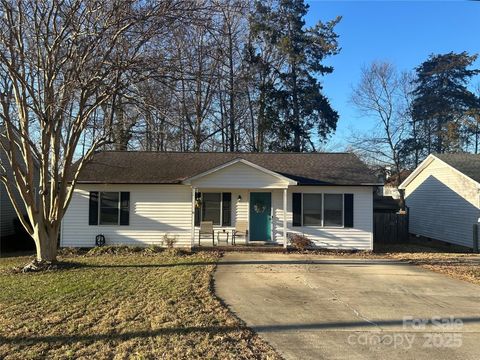 Photo of 1318 Ridgewood Drive, Concord, NC 28027 (MLS # 4332978)