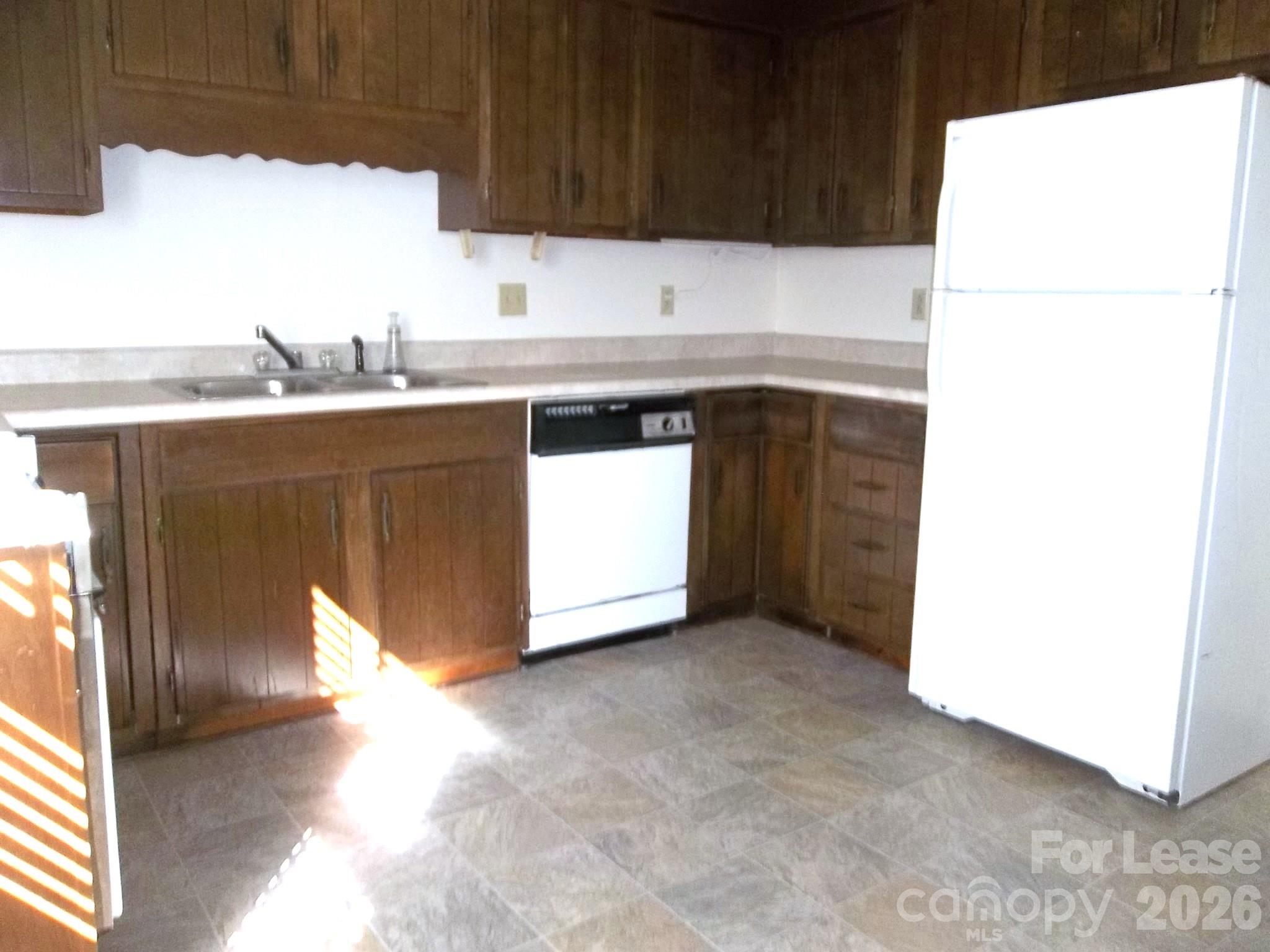 2141 Selwyn Avenue 103