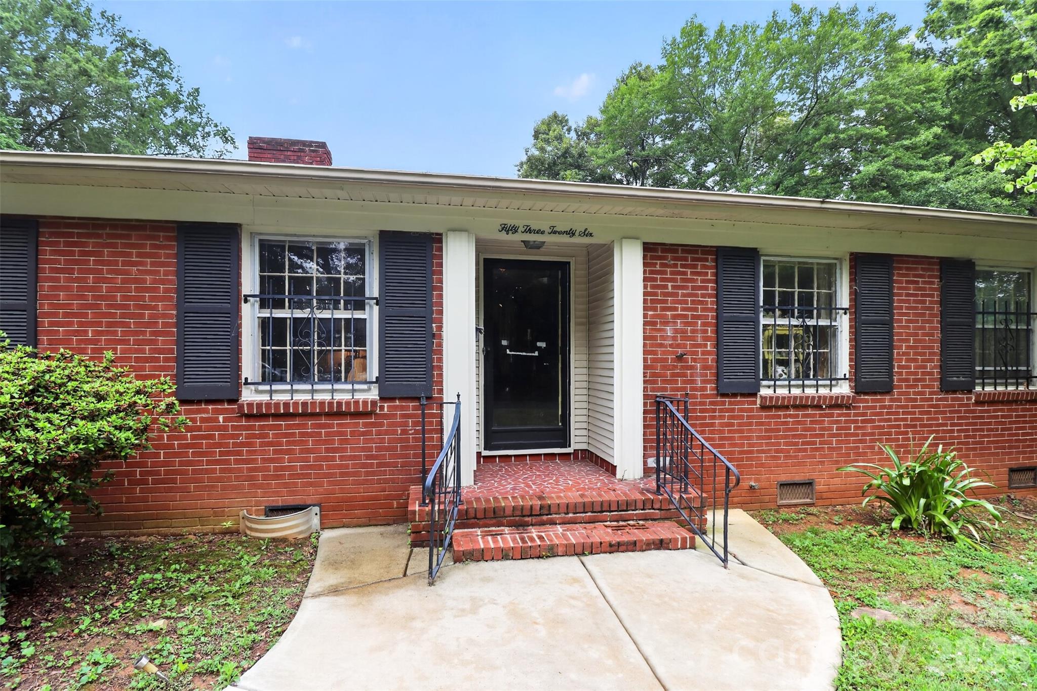 5326 Robinhood Road