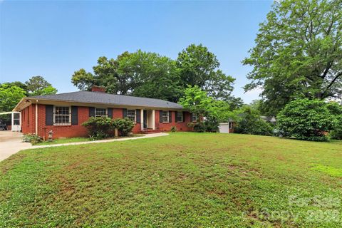 Photo of 5326 Robinhood Road, Charlotte, NC 28211 (MLS # 4385528)