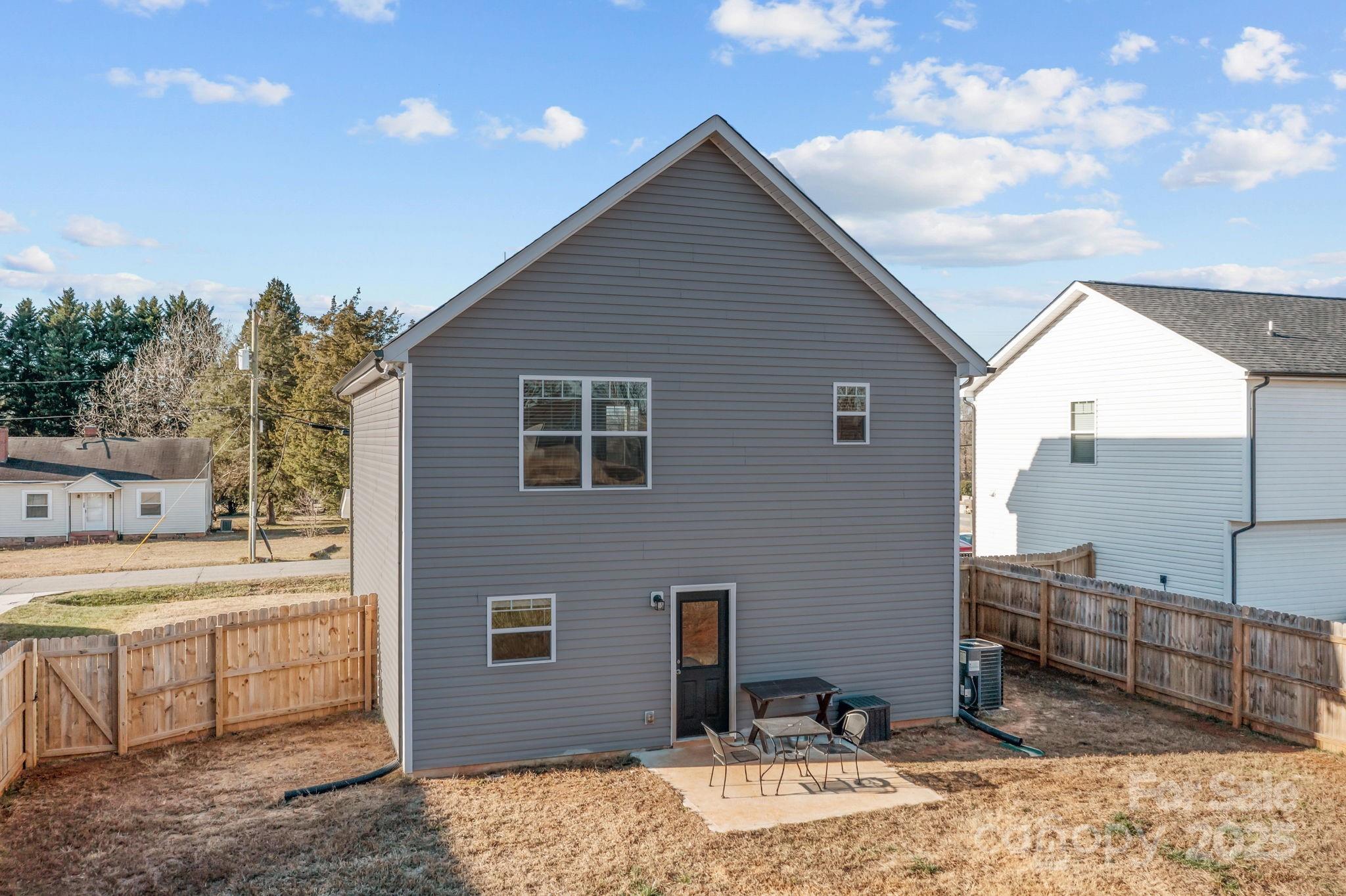 Thomas Chapel - Residential