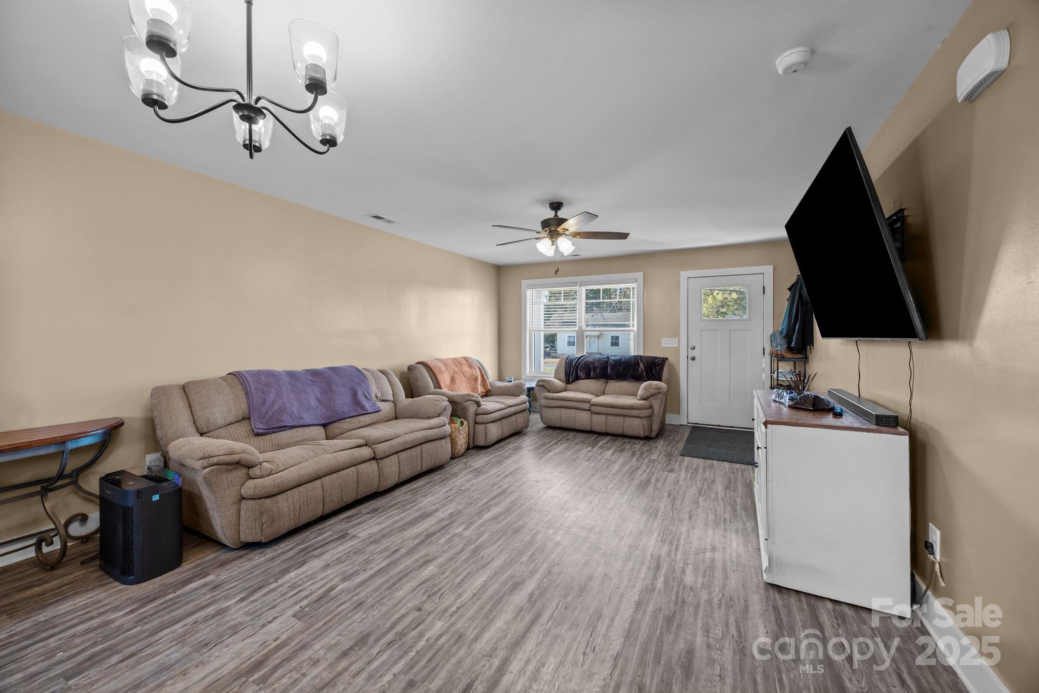 Thomas Chapel - Residential