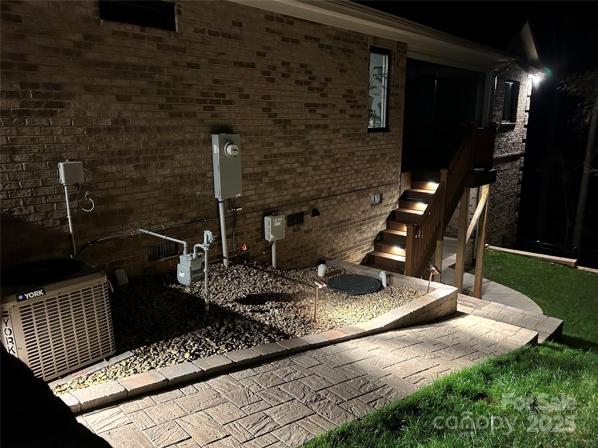 1422 Spring Ridge Lane