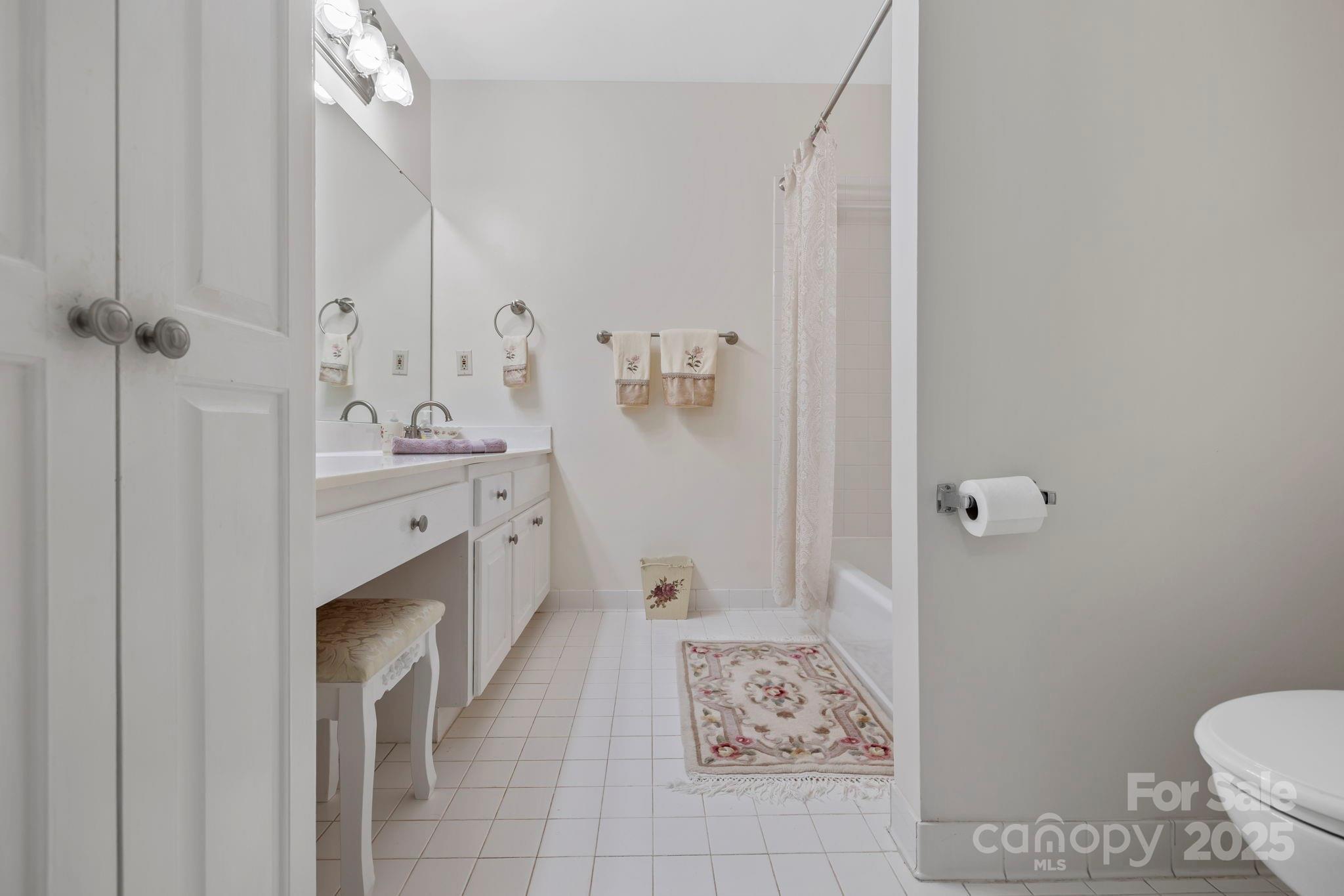 Links O Tryon - Residential