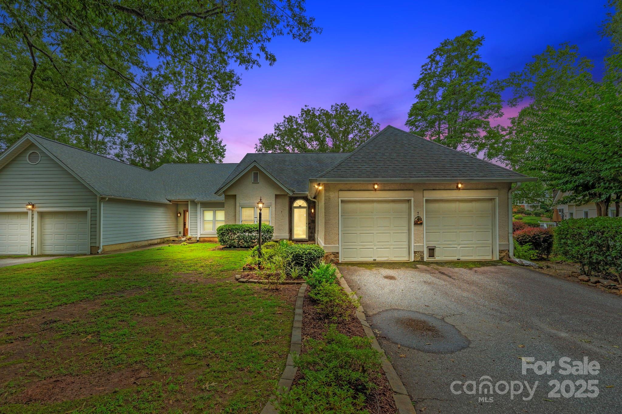 Links O Tryon - Residential