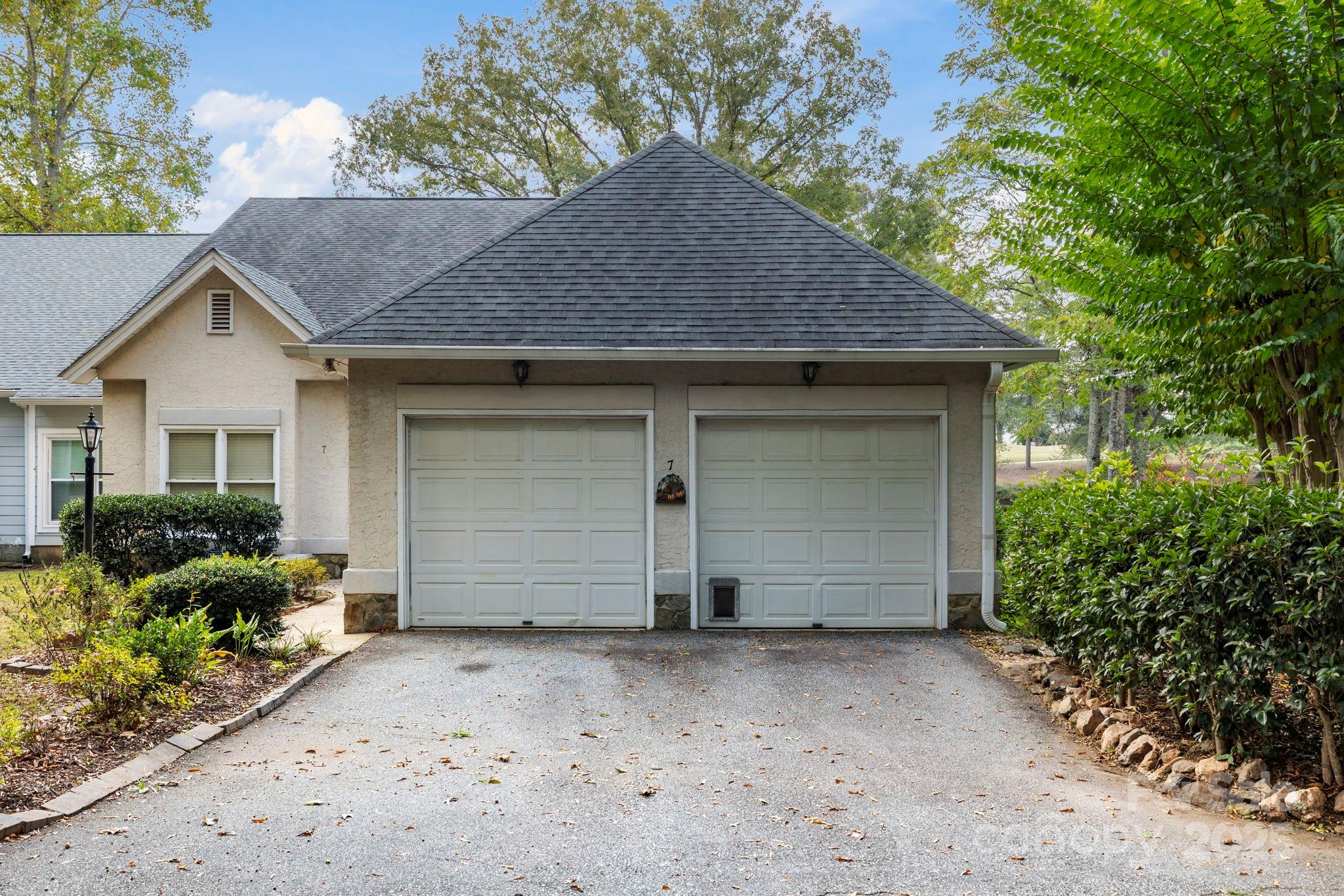 Links O Tryon - Residential