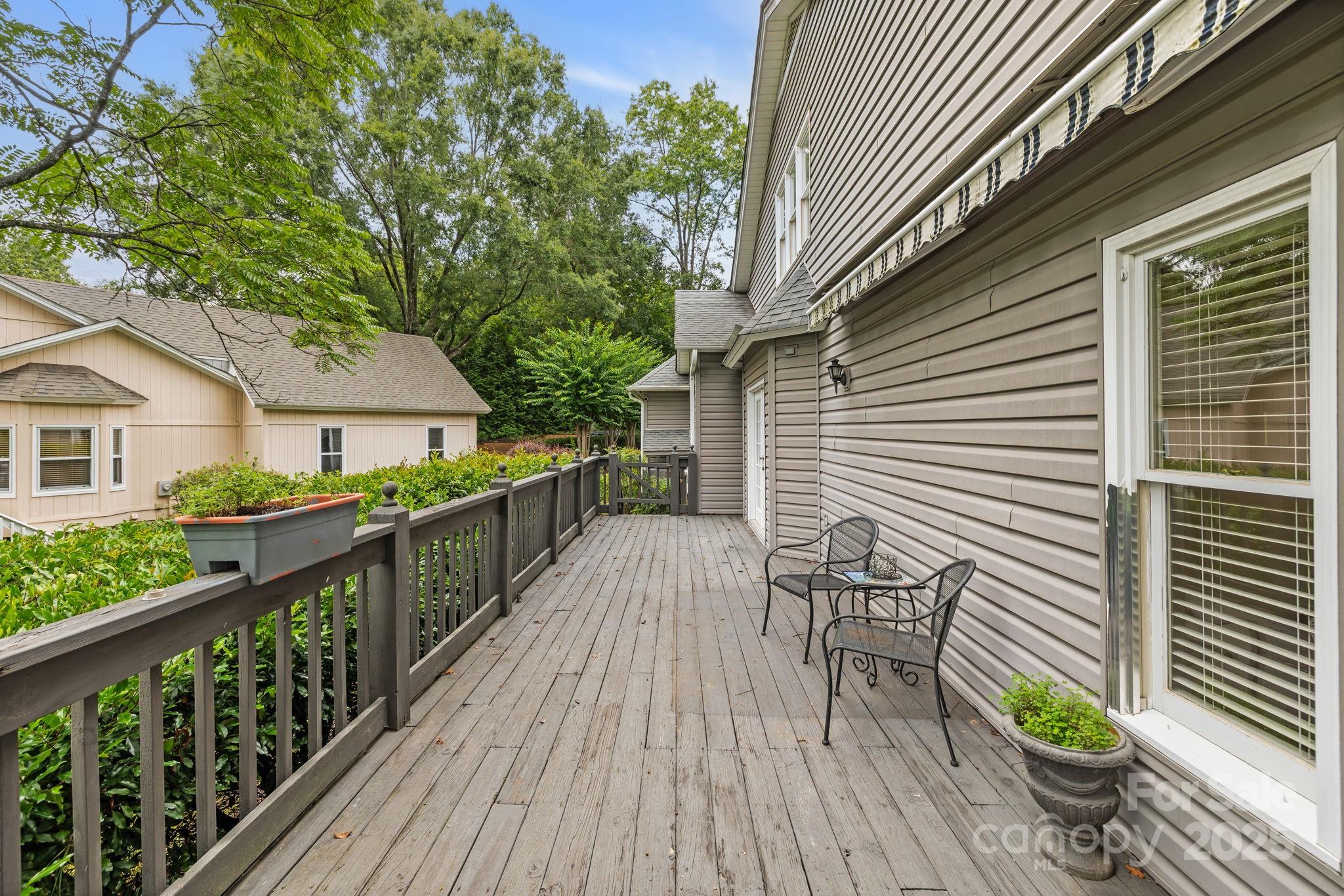 Links O Tryon - Residential