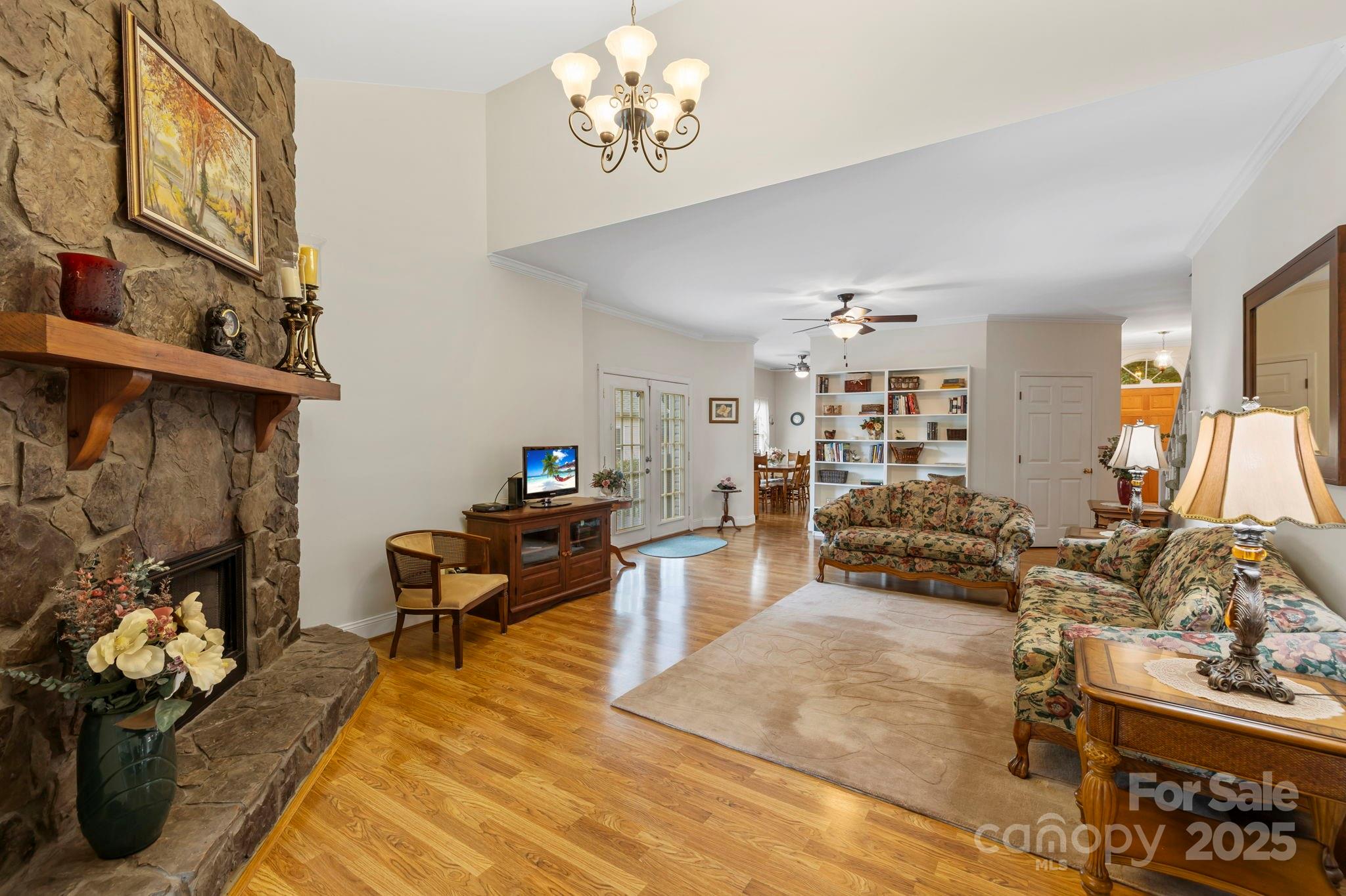 Links O Tryon - Residential