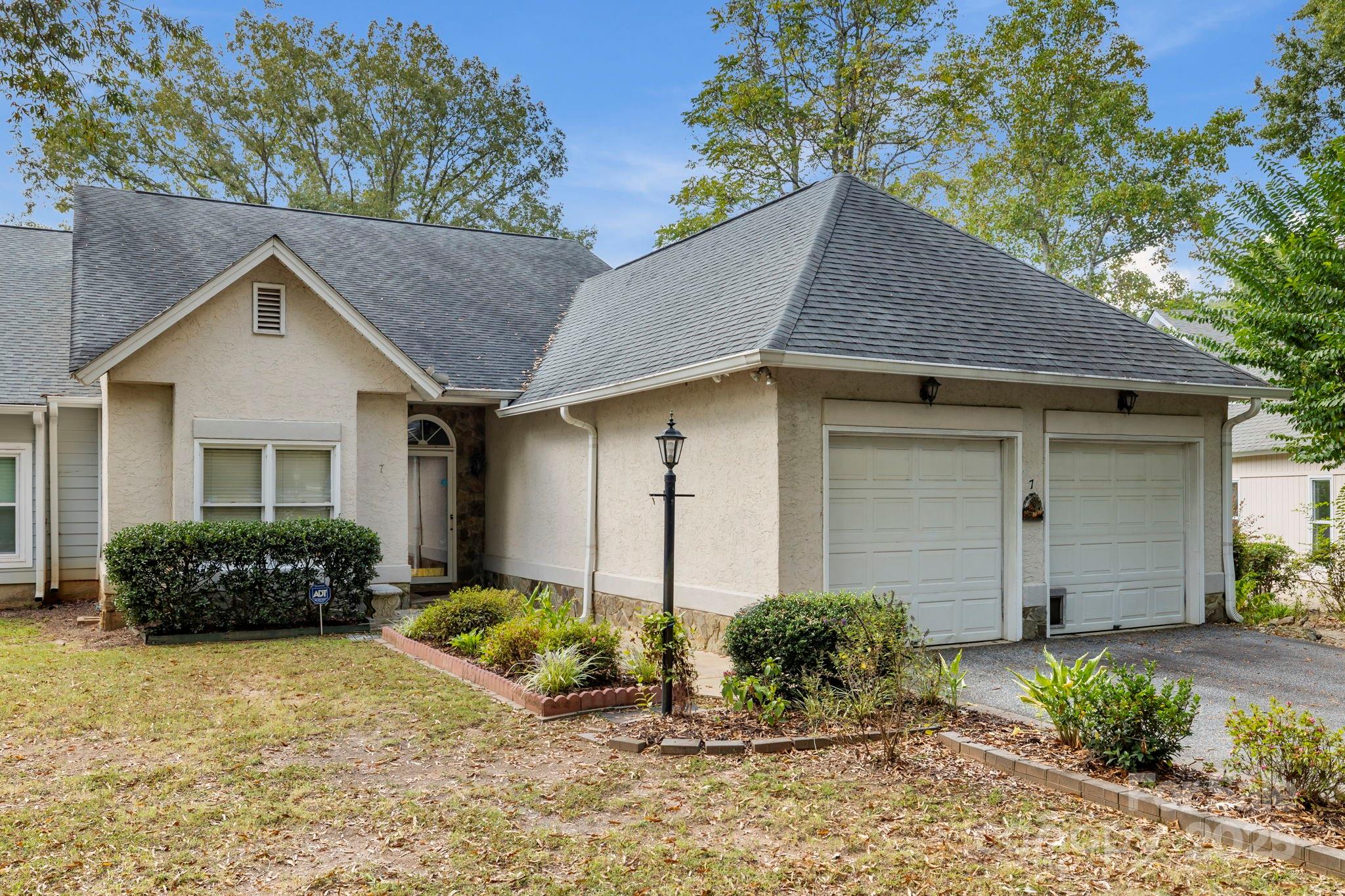 Links O Tryon - Residential