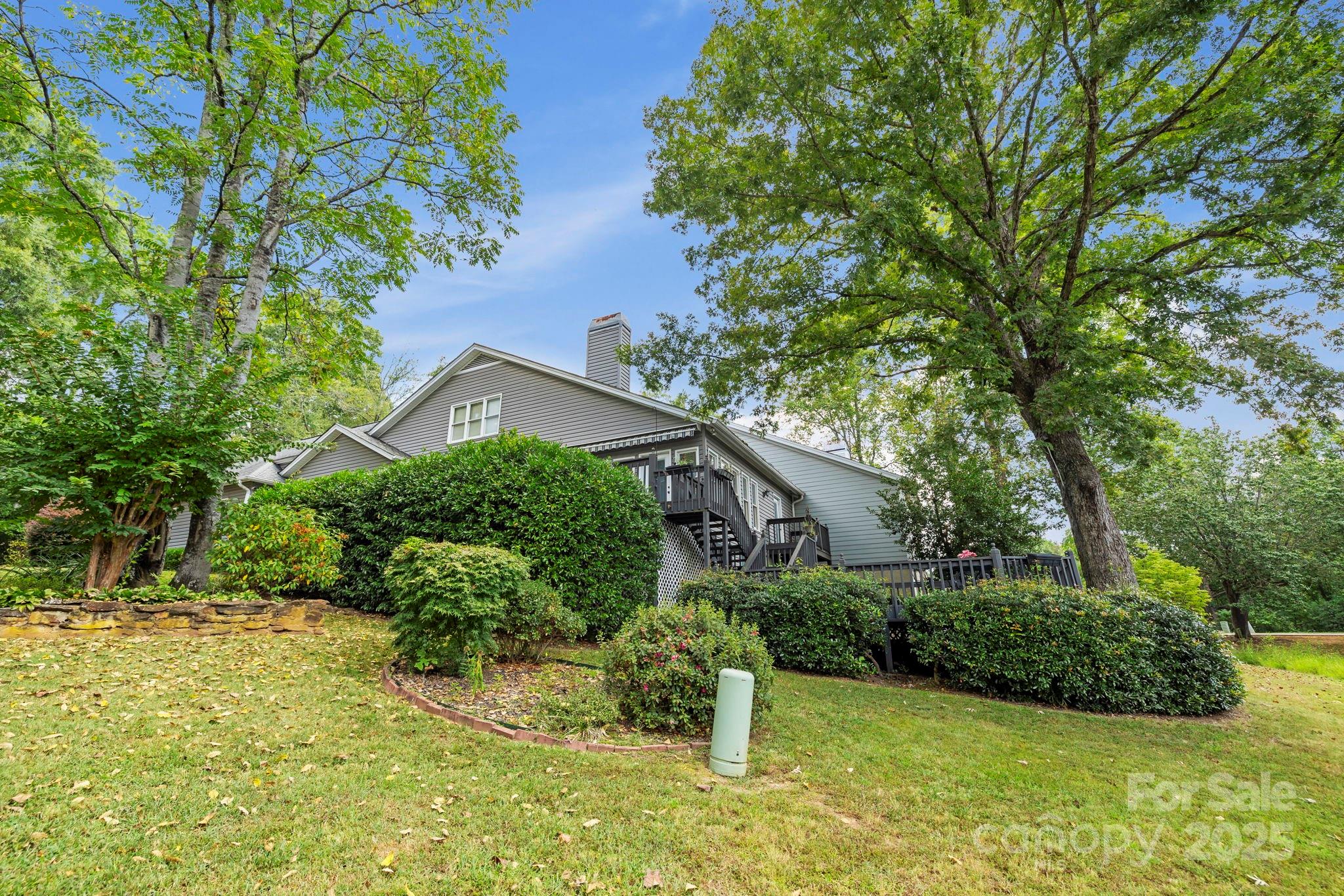 Links O Tryon - Residential