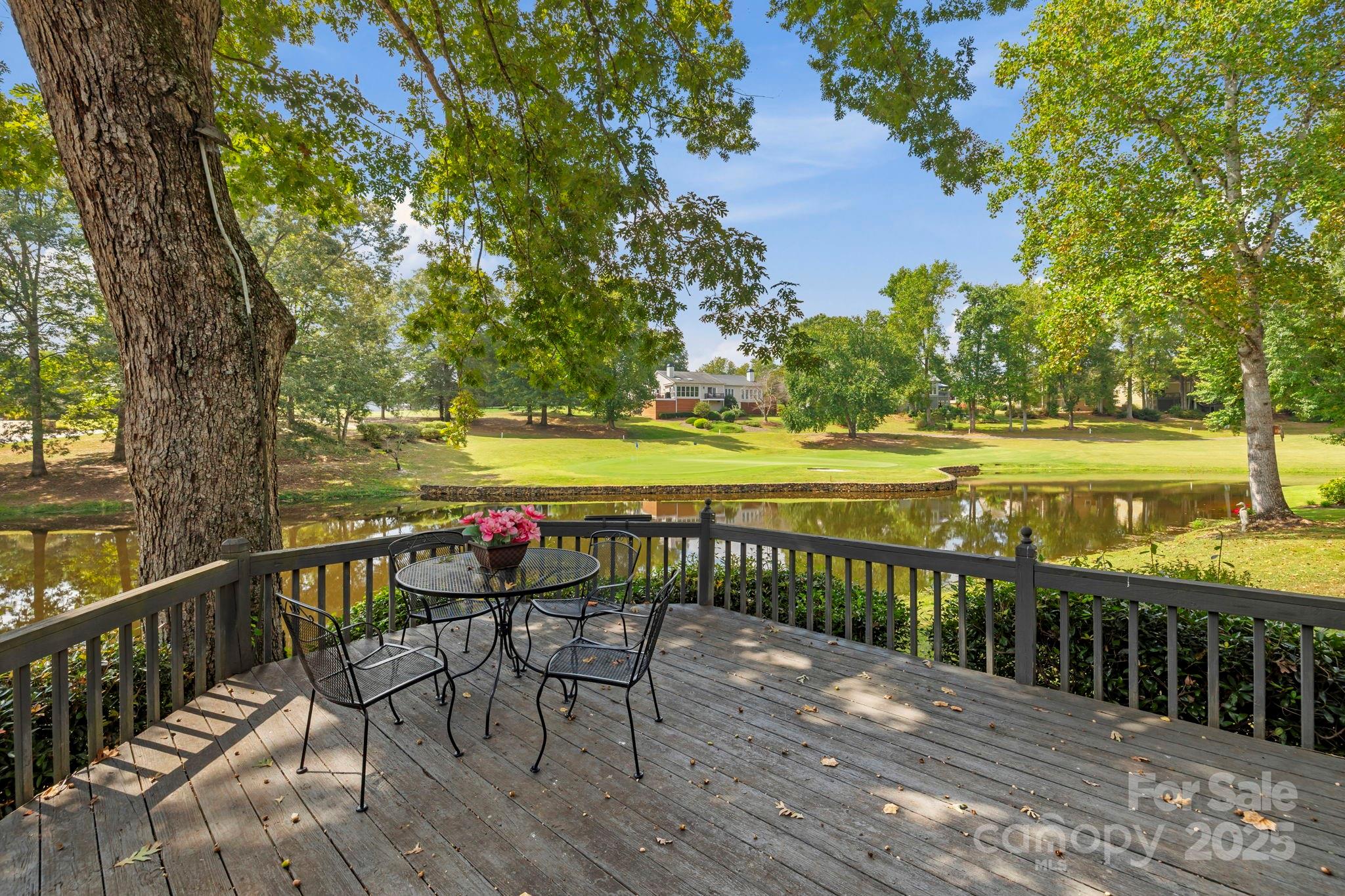 Links O Tryon - Residential