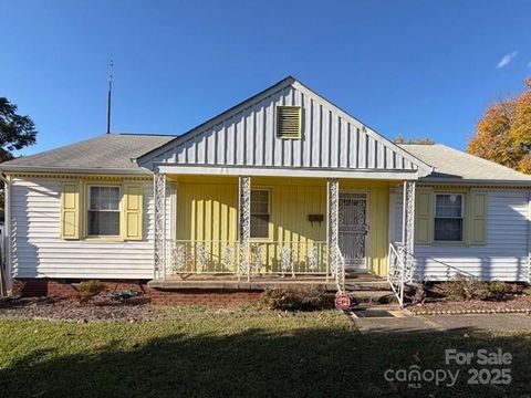 2126 Syracuse Drive Charlotte NC 28216