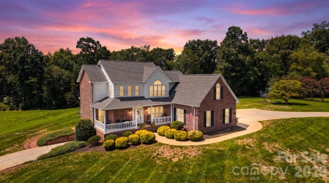 Photo of 1338 Willow Creek Drive, Newton, NC 28658 (MLS # 4414738)