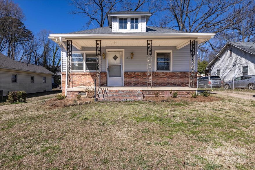 Charming 2 bedroom 1 bath home, open floor plan, Jack and Jill bathroom vinyl plank floors throughout, fresh paint, covered front porch, generous size deck. This home is a must see. Schedule your viewing today, it won't last long.