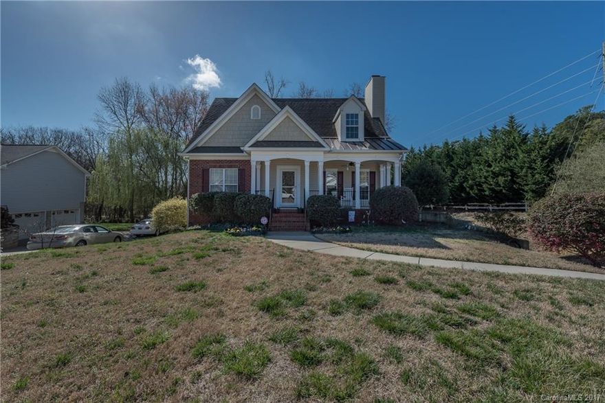 From the welcoming front porch to the conveying hot tub out back, your buyers will love this move-in ready home.  It features granite counters in the kitchen, hardwood floors in the main living area, a wood burning fireplace, master on main and a large loft area on the upper level.  The third bay in the basement area can be used for storage, a workshop or boat storage.  No HOA fees!  This charming home is located close Baxter Main Street shops and restaurants and has easy access to I-77.