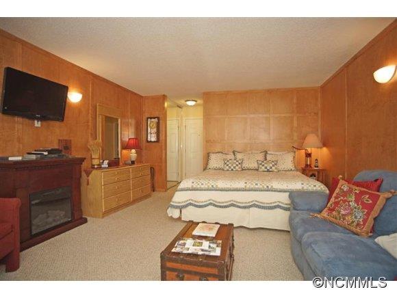 Rumbling Bald on Lake Lure - Residential