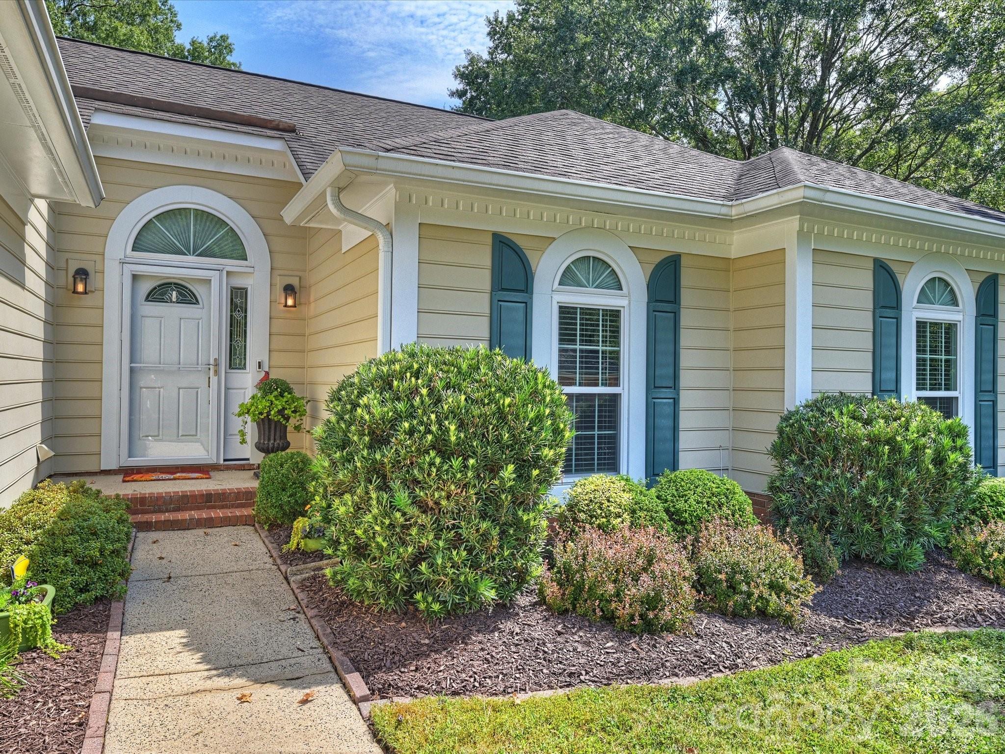 1608 Running Brook Road