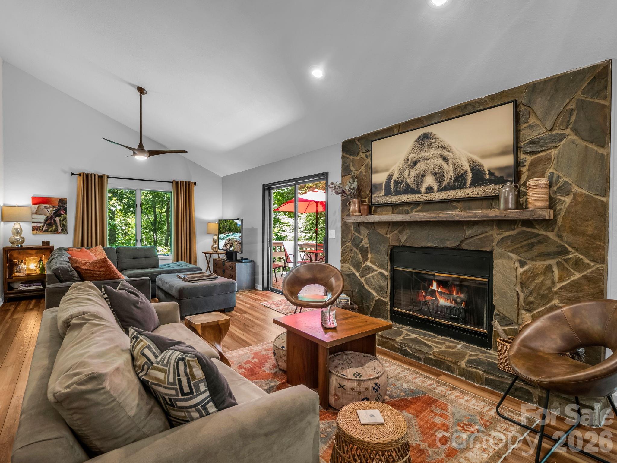 135 Mountain Village Boulevard 2005