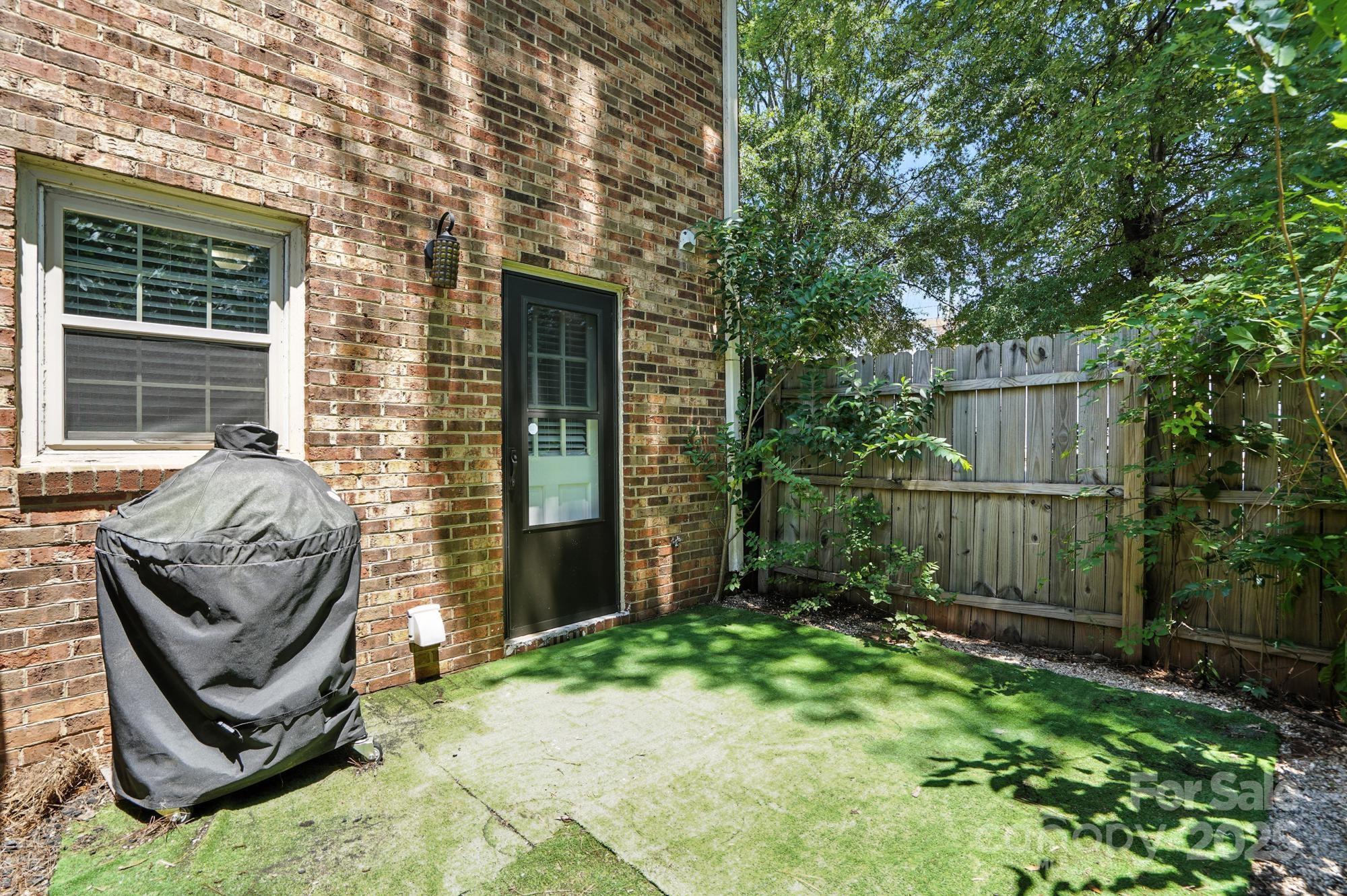 Carriage House - Residential