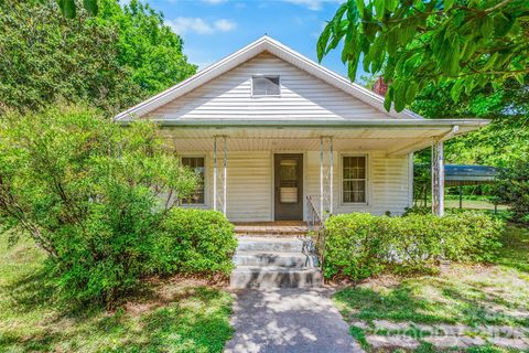 Photo of 128 John Deere Drive, Harmony, NC 28634 (MLS # 4384074)