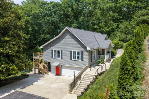Photo of 153 Skyview Circle, Asheville, NC 28804 (MLS # 4376088)