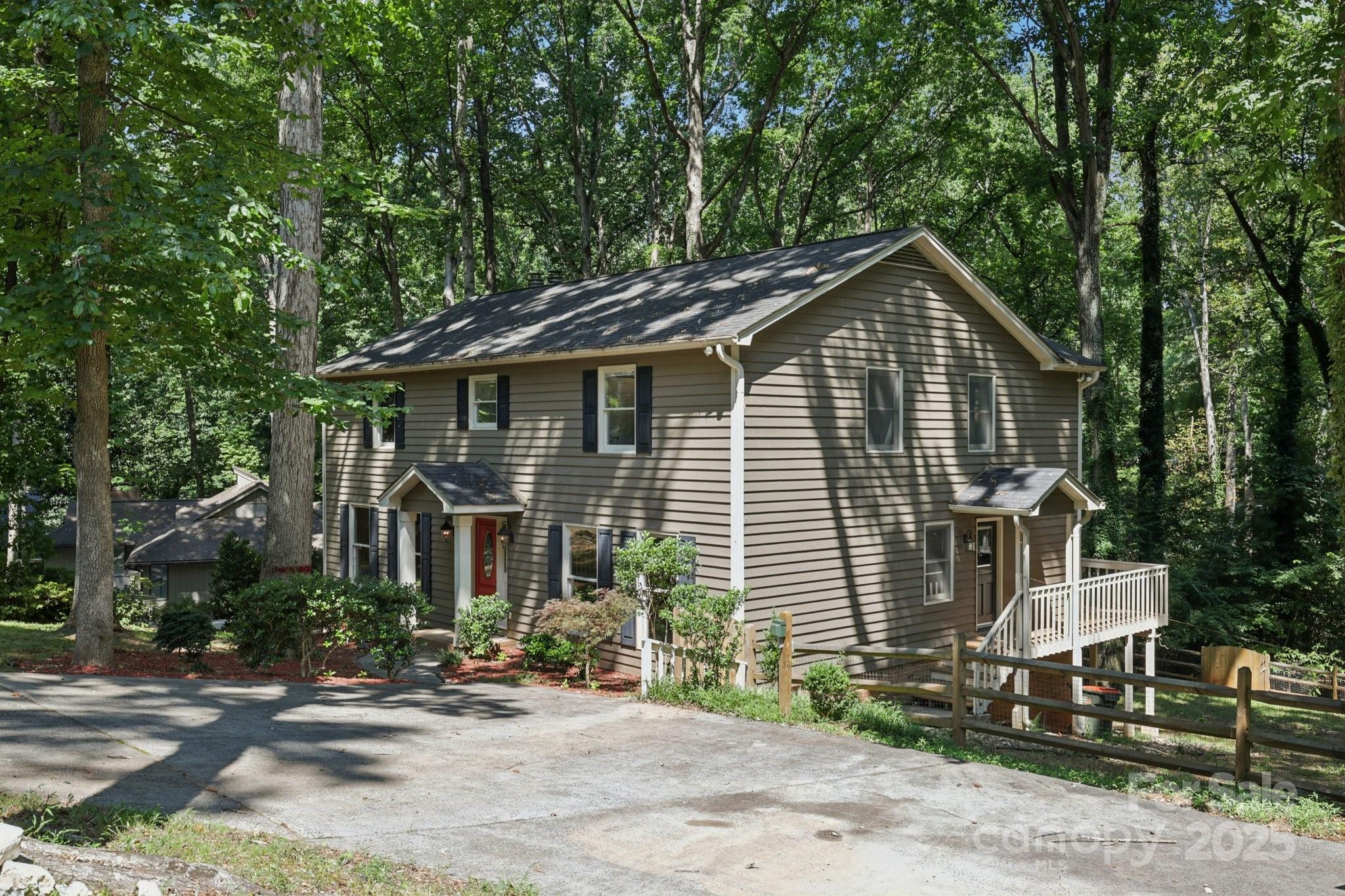 8 Hickory Ridge Court