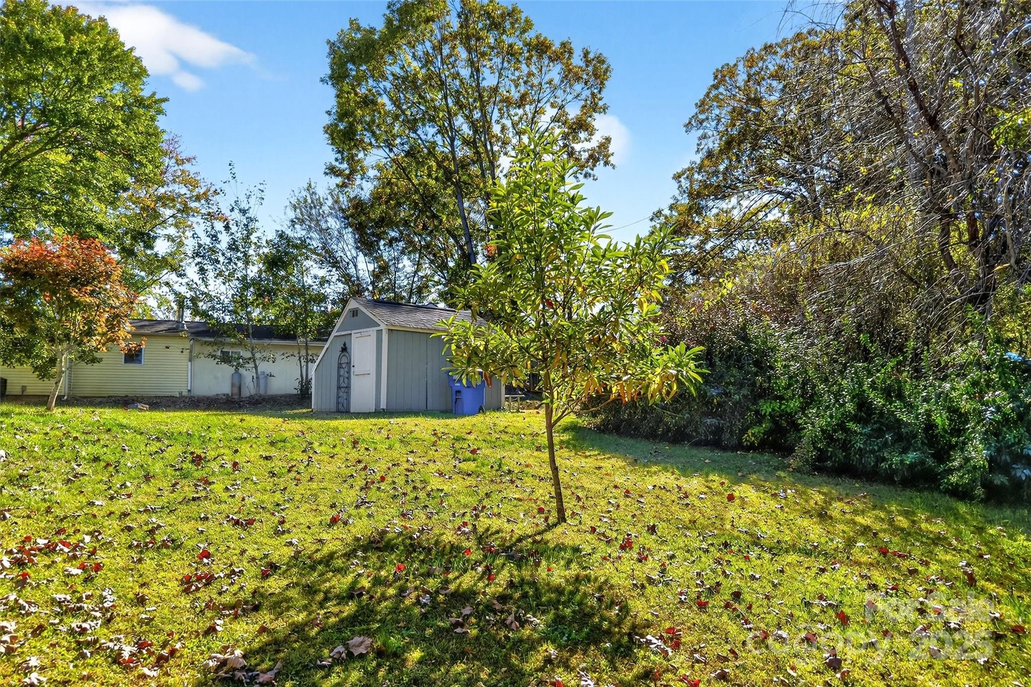 411 Hiawassee Avenue 2