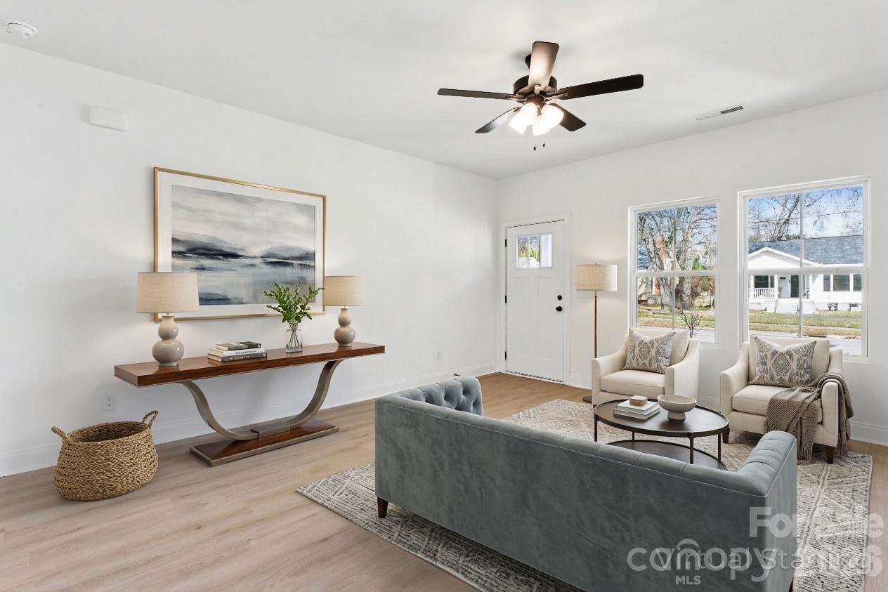 WOODLAND PARK - Residential