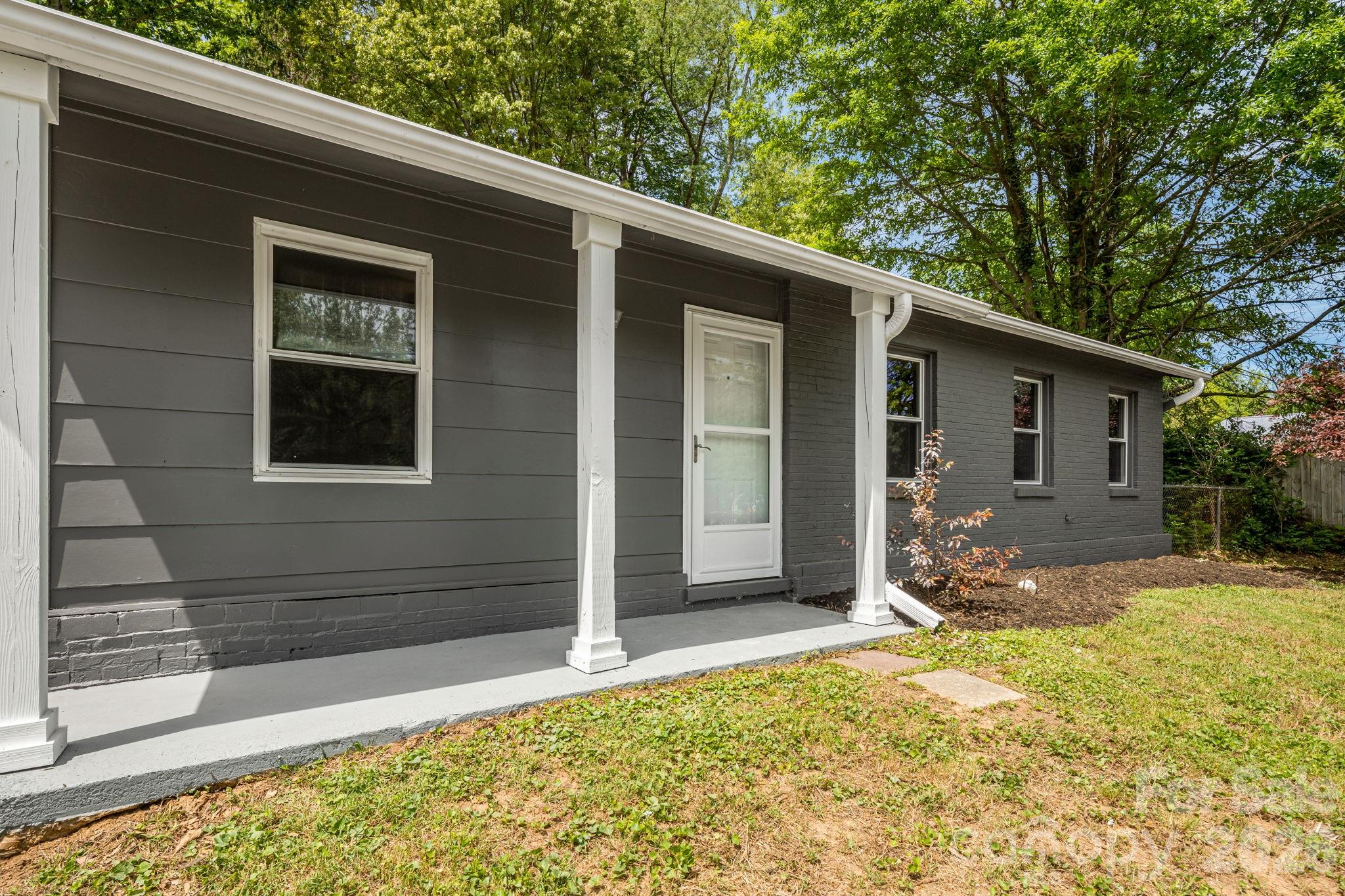 82 Lees Creek Road