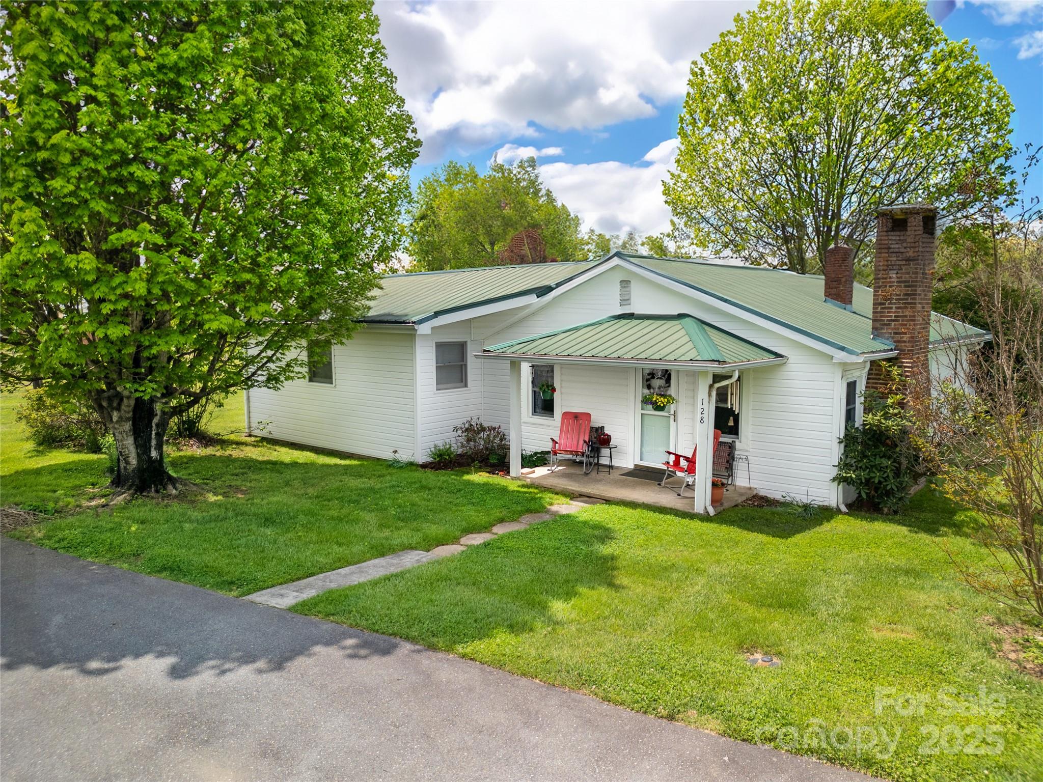 128 Summit Avenue