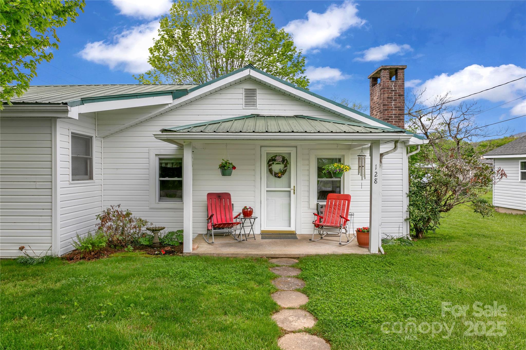 128 Summit Avenue