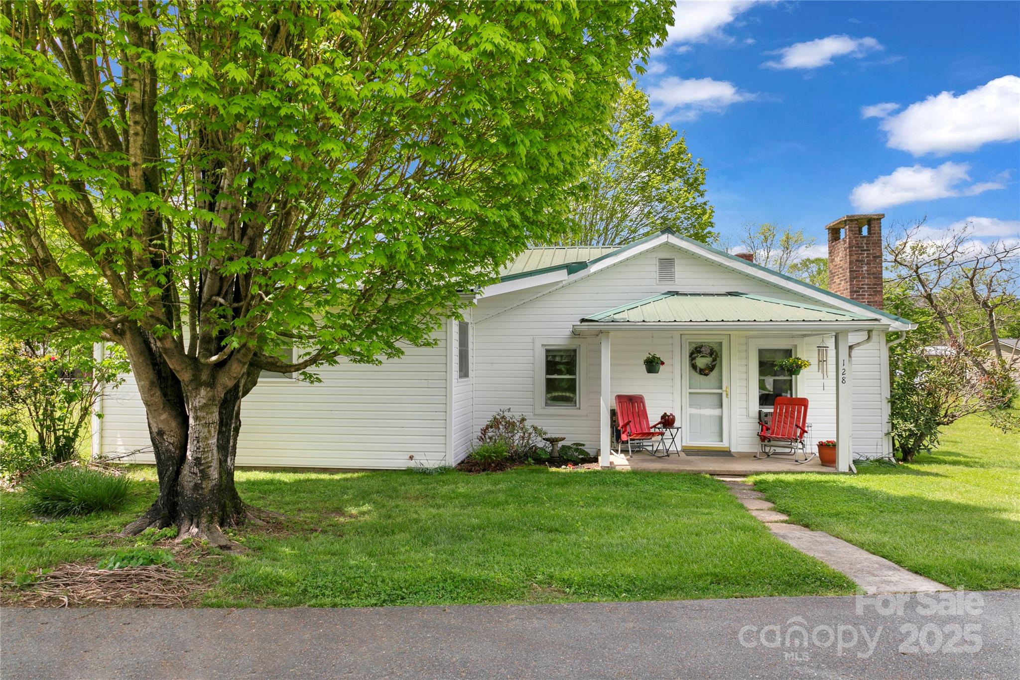 128 Summit Avenue