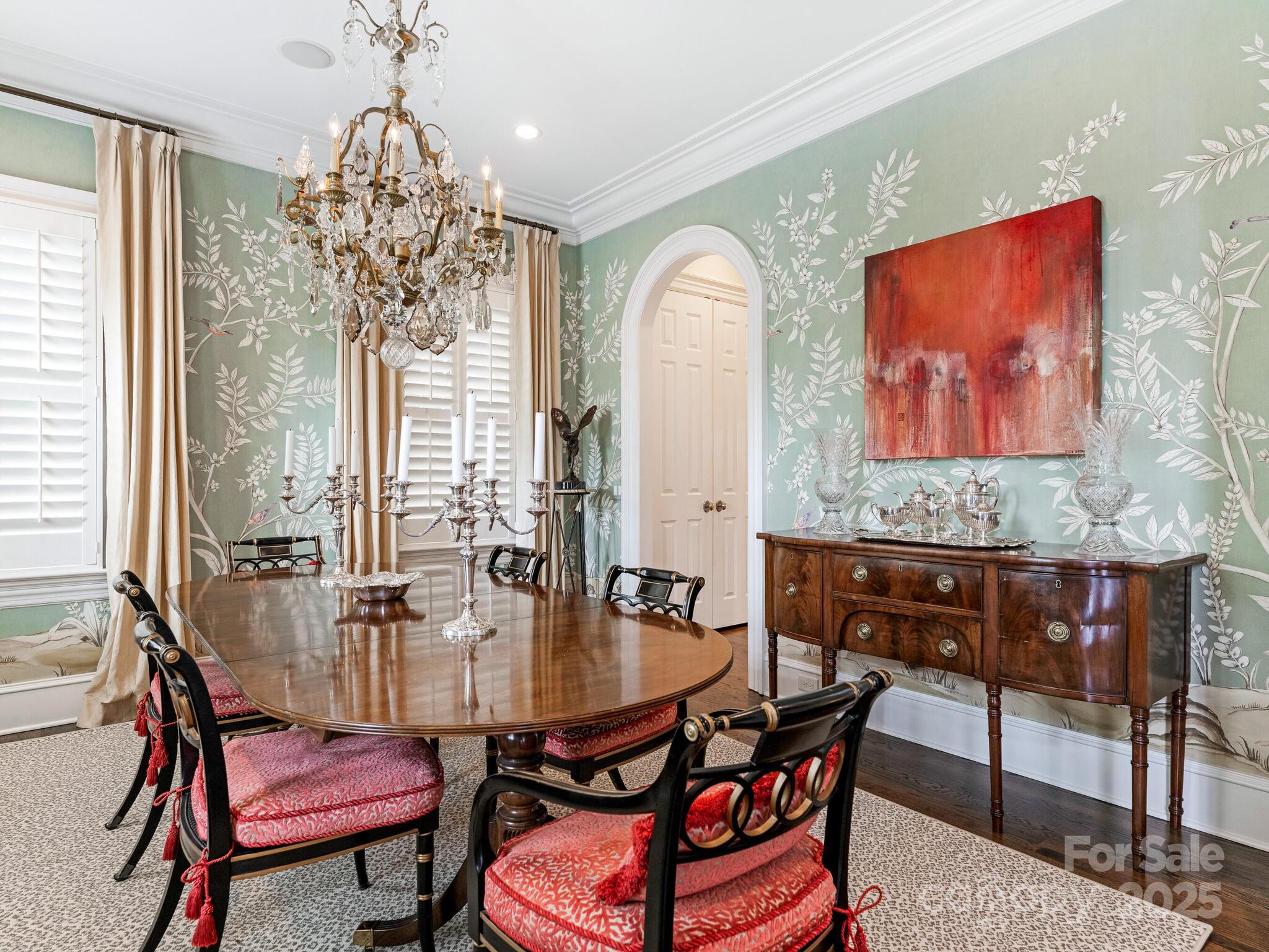 2044 Queens Road W