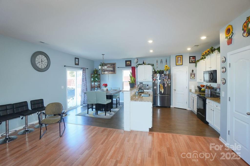 9728 Crooms Court