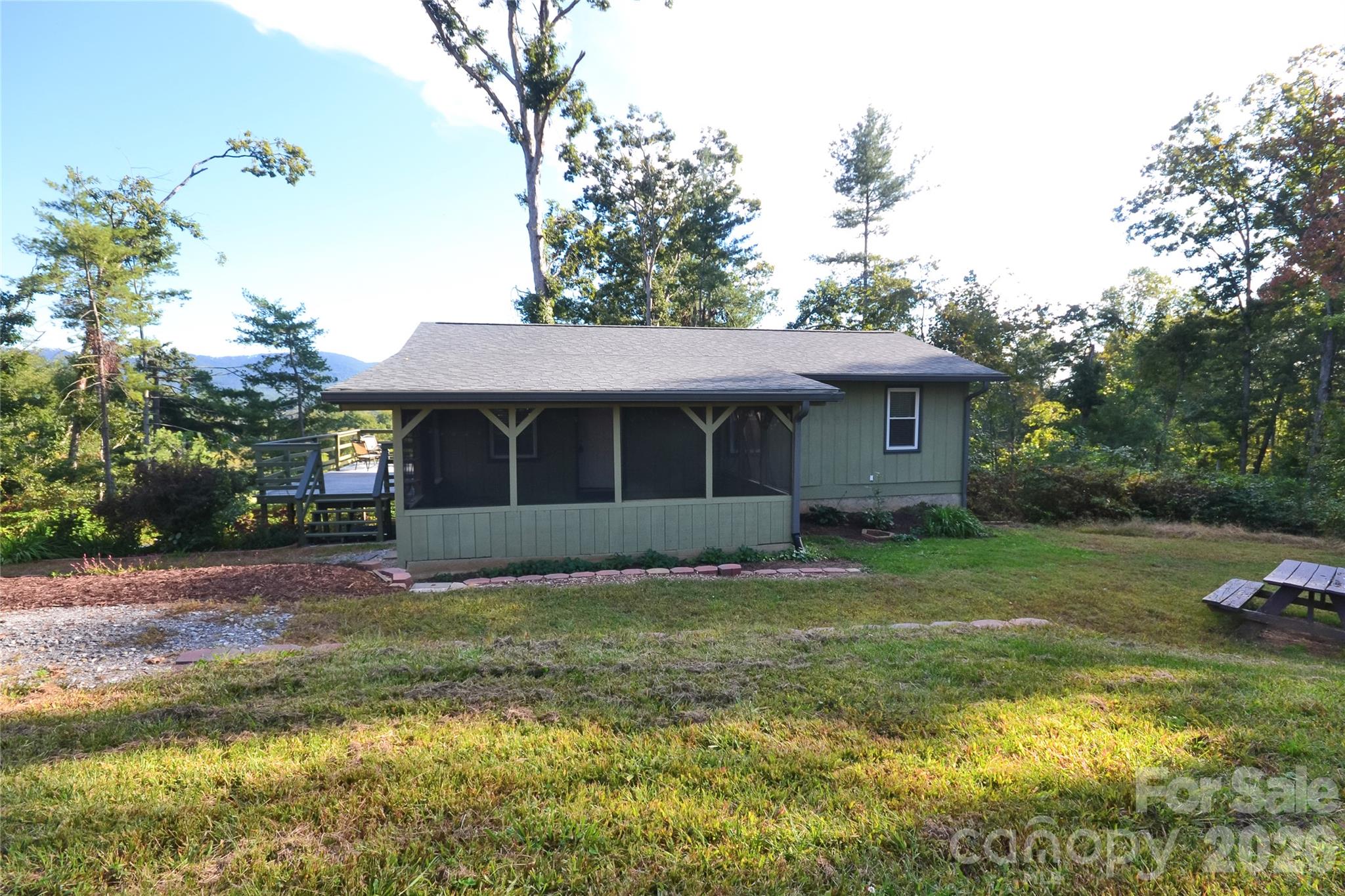 6 Mountain Oaks Drive
