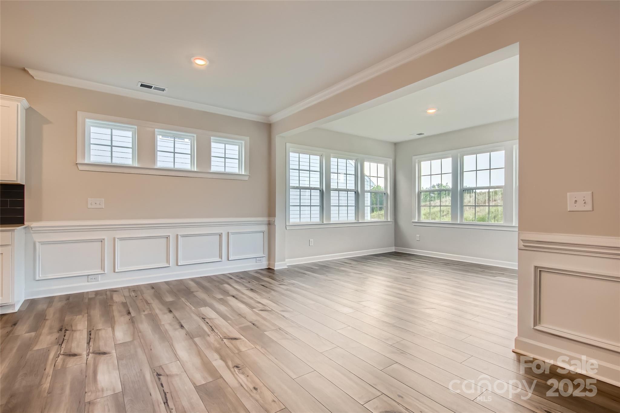 Roselyn - Residential