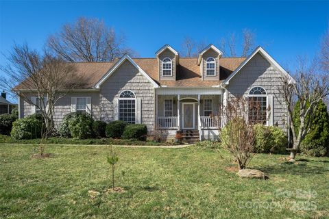 415 Kingfisher Lane Mills River NC 28759