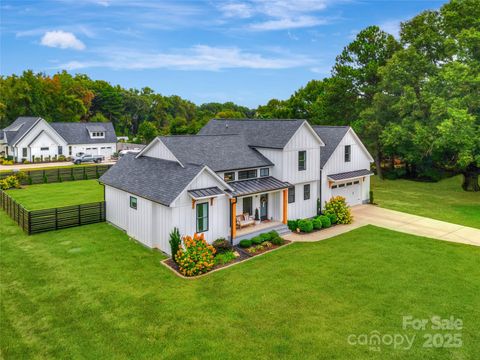 Photo of 211 Killian Road, Stanley, NC 28164 (MLS # 4316871) Photo of 211 Killian Road, Stanley, NC 28164 (MLS # 4316871)