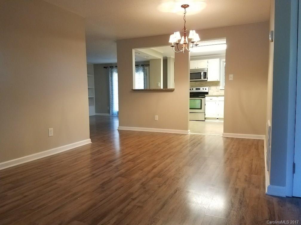 Twelve Oaks - Residential