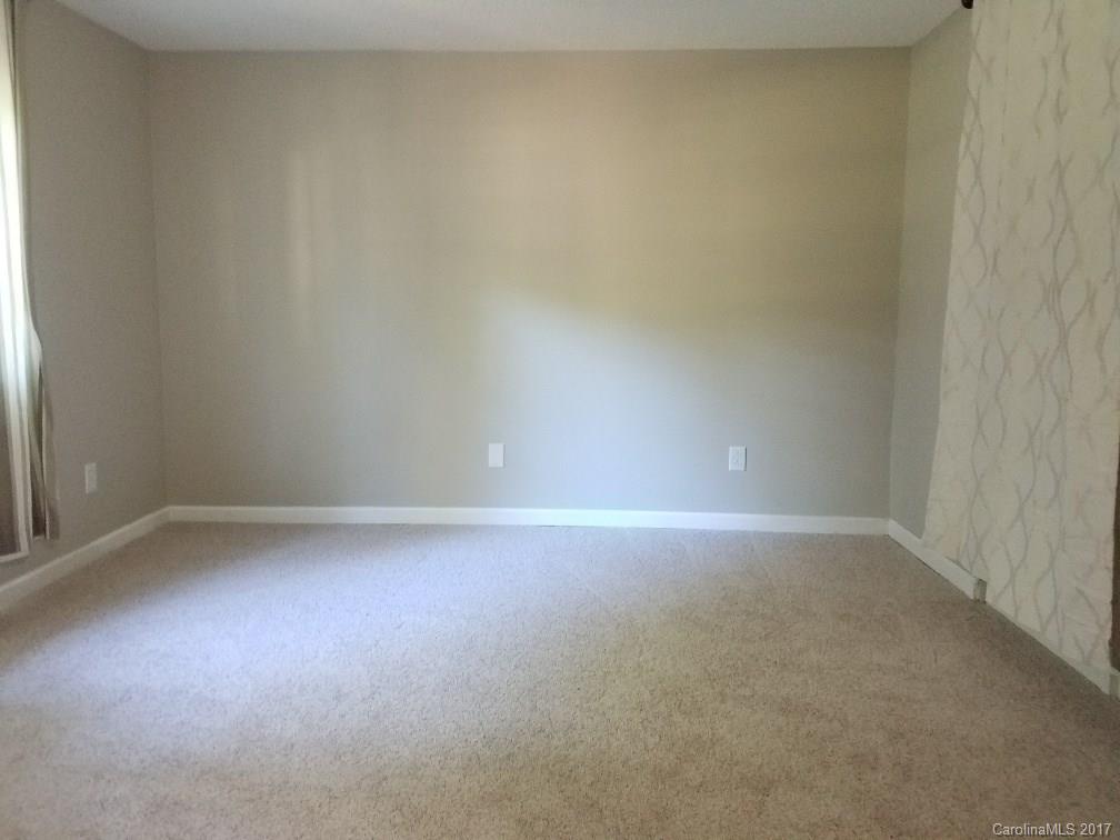 Twelve Oaks - Residential