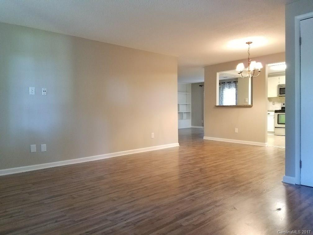 Twelve Oaks - Residential