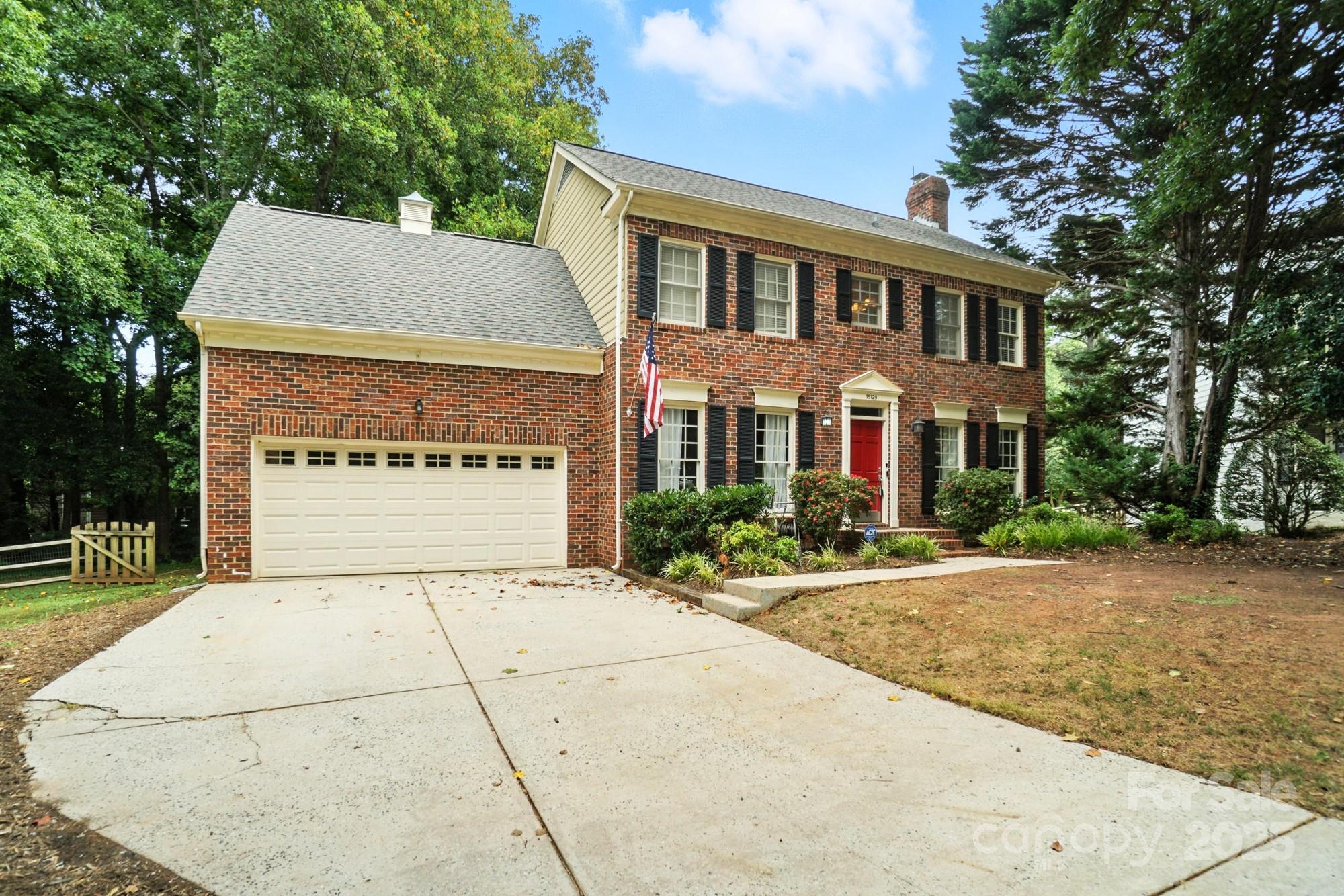 15129 Chewtonglen Lane