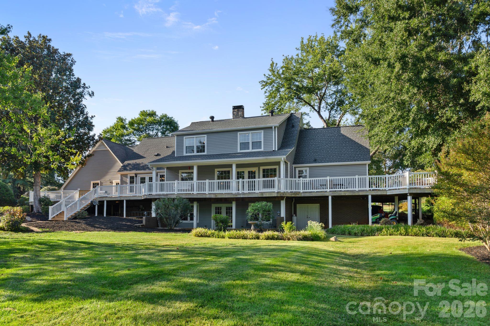 2593 Birdie Lane NE