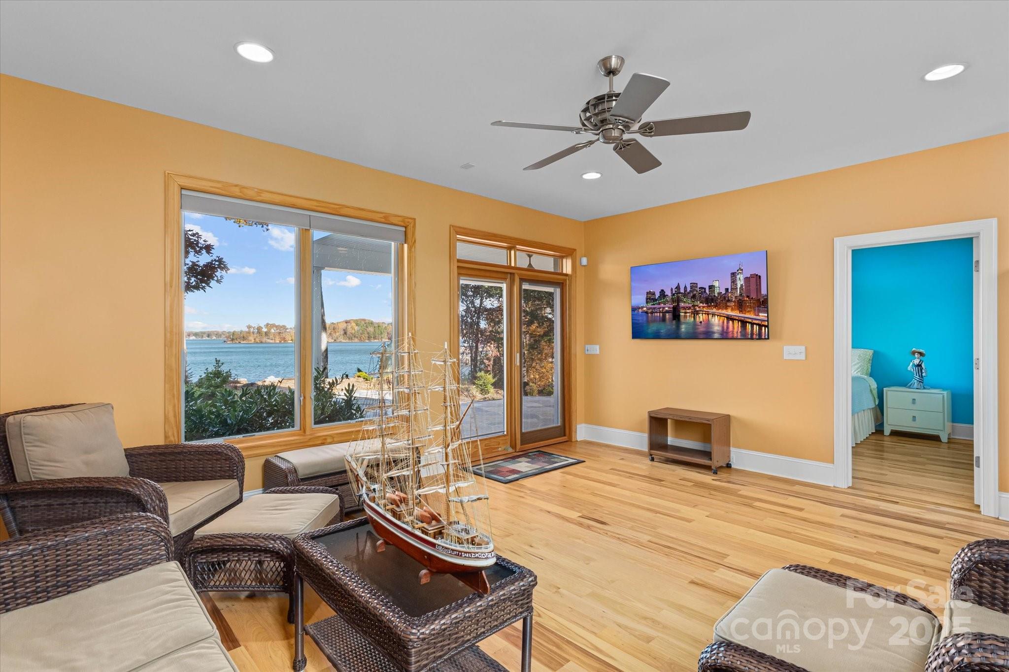 Pinnacle Shores - Residential