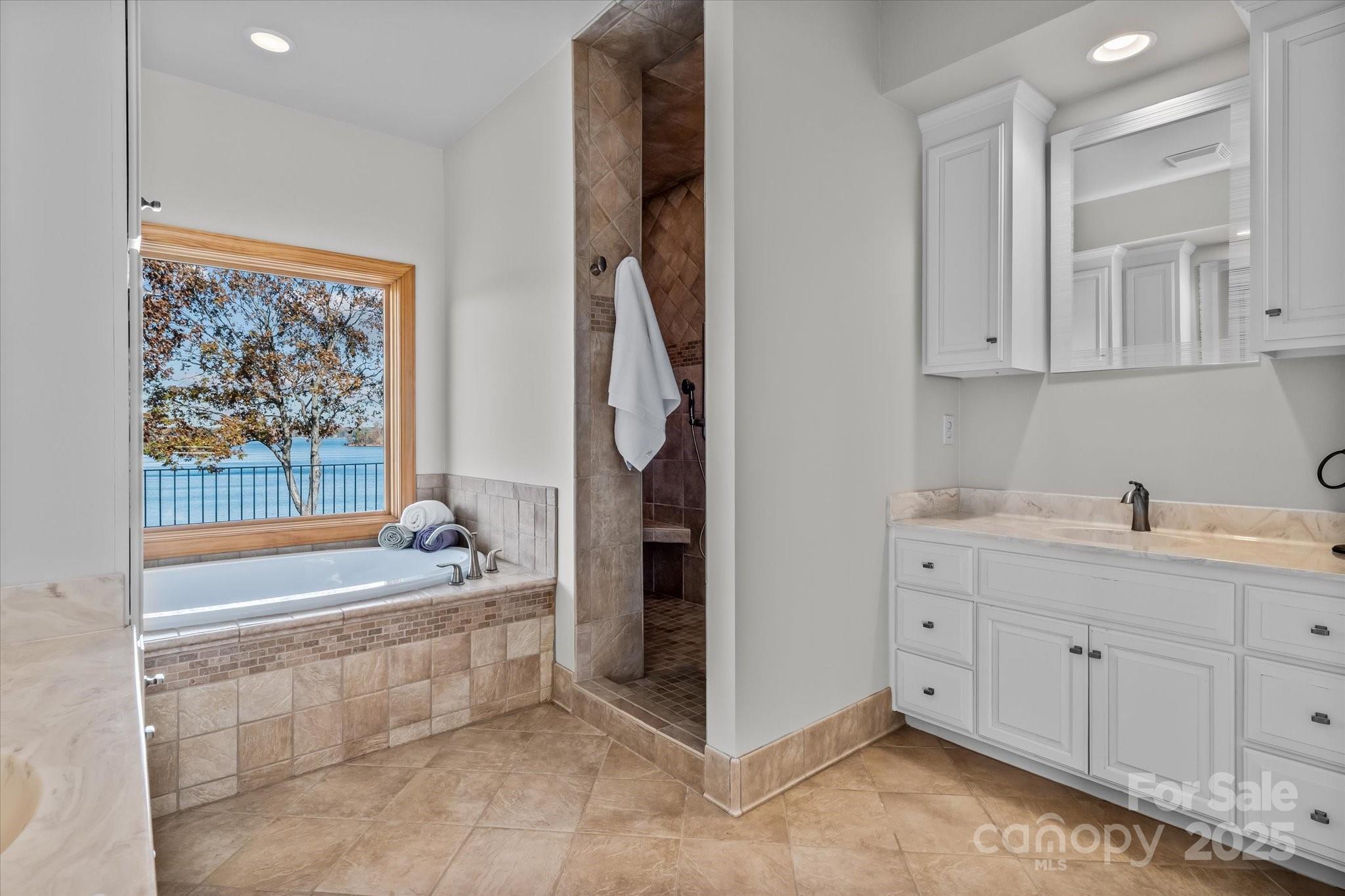 Pinnacle Shores - Residential