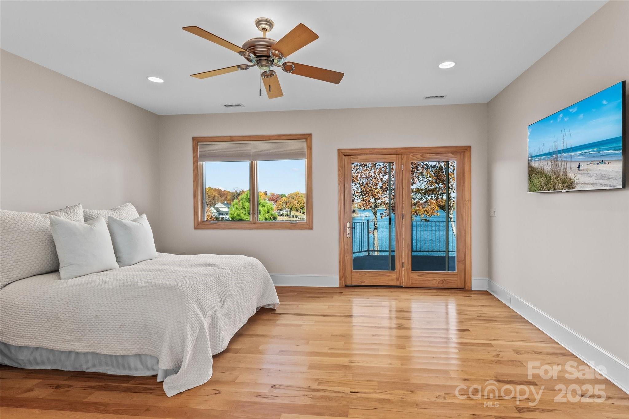 Pinnacle Shores - Residential